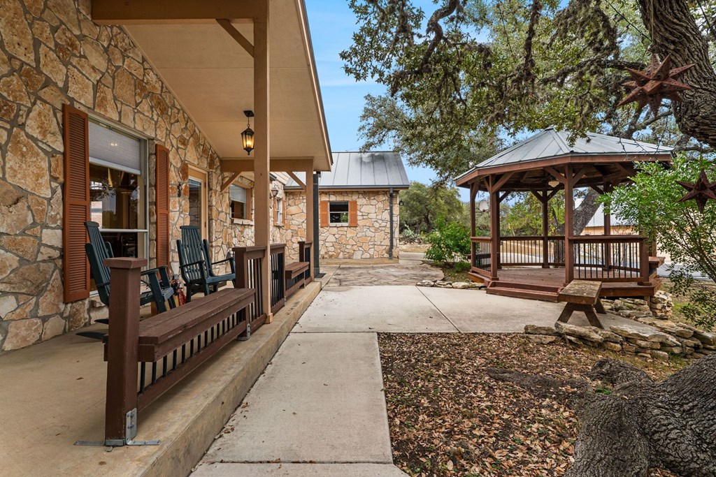 115 Sage Oaks Trl