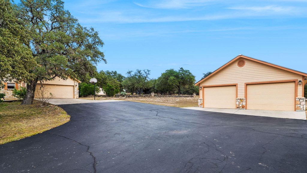 115 Sage Oaks Trl