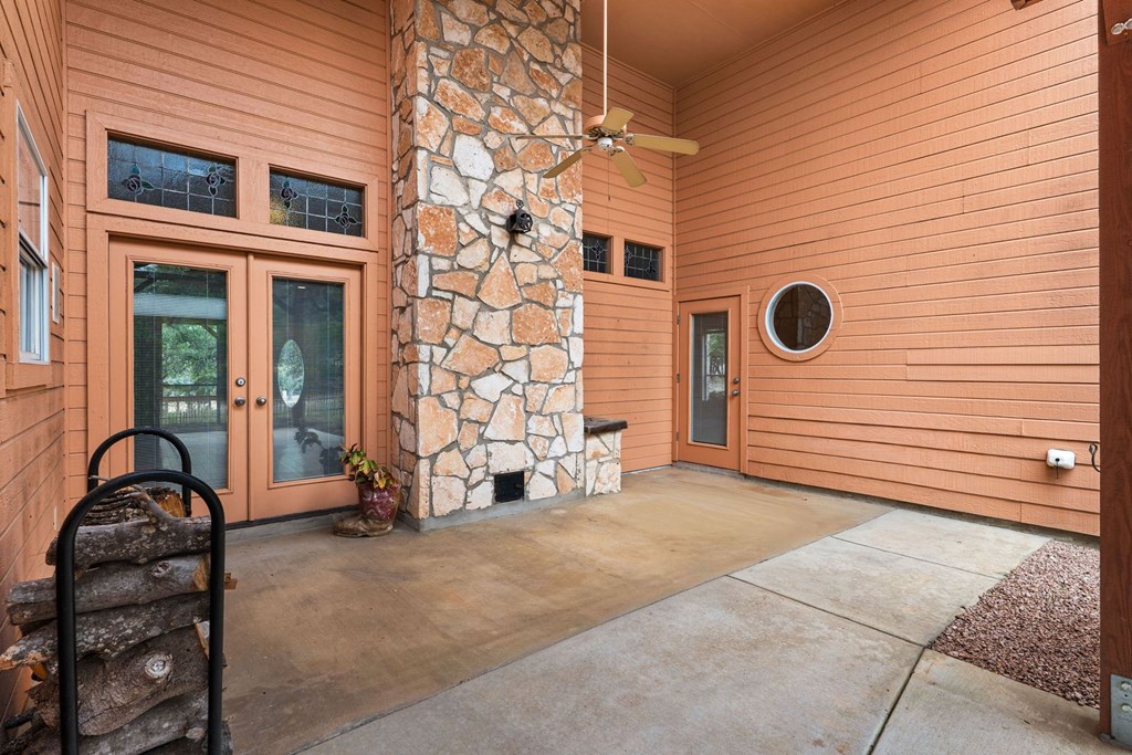 115 Sage Oaks Trl