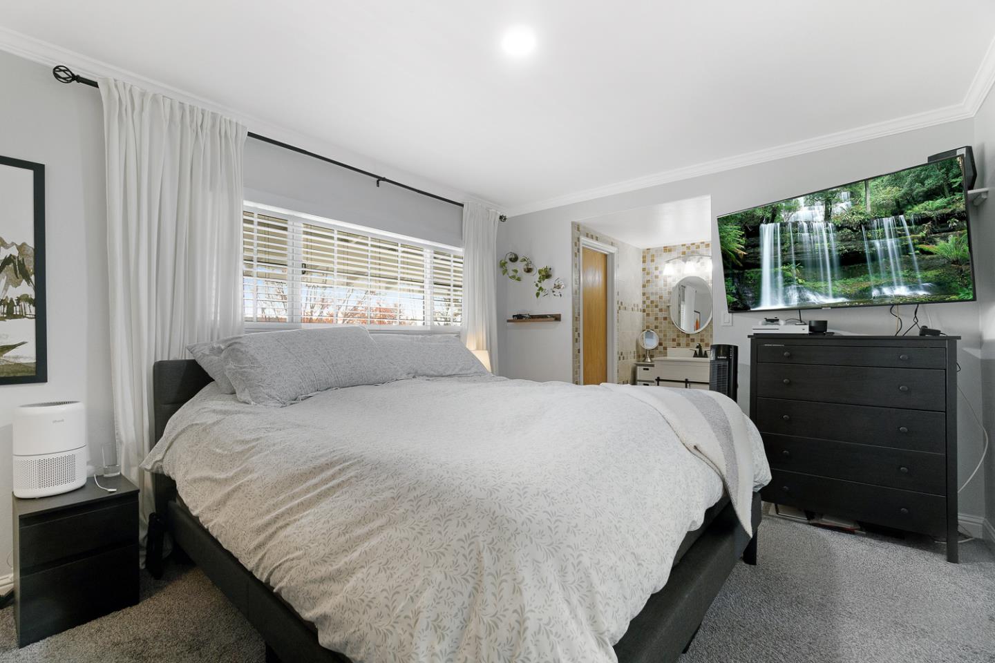 652 Chevy Chase WAY