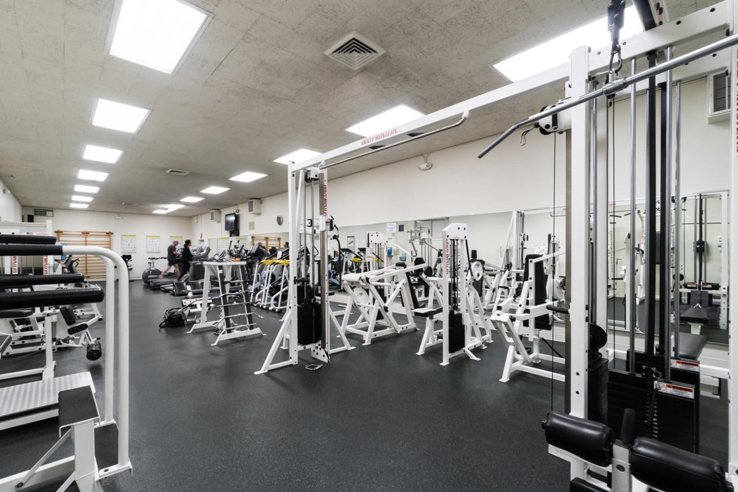 904 Peninsula AVE 303