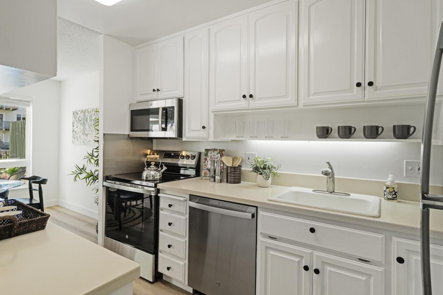 819 N Humboldt ST 209