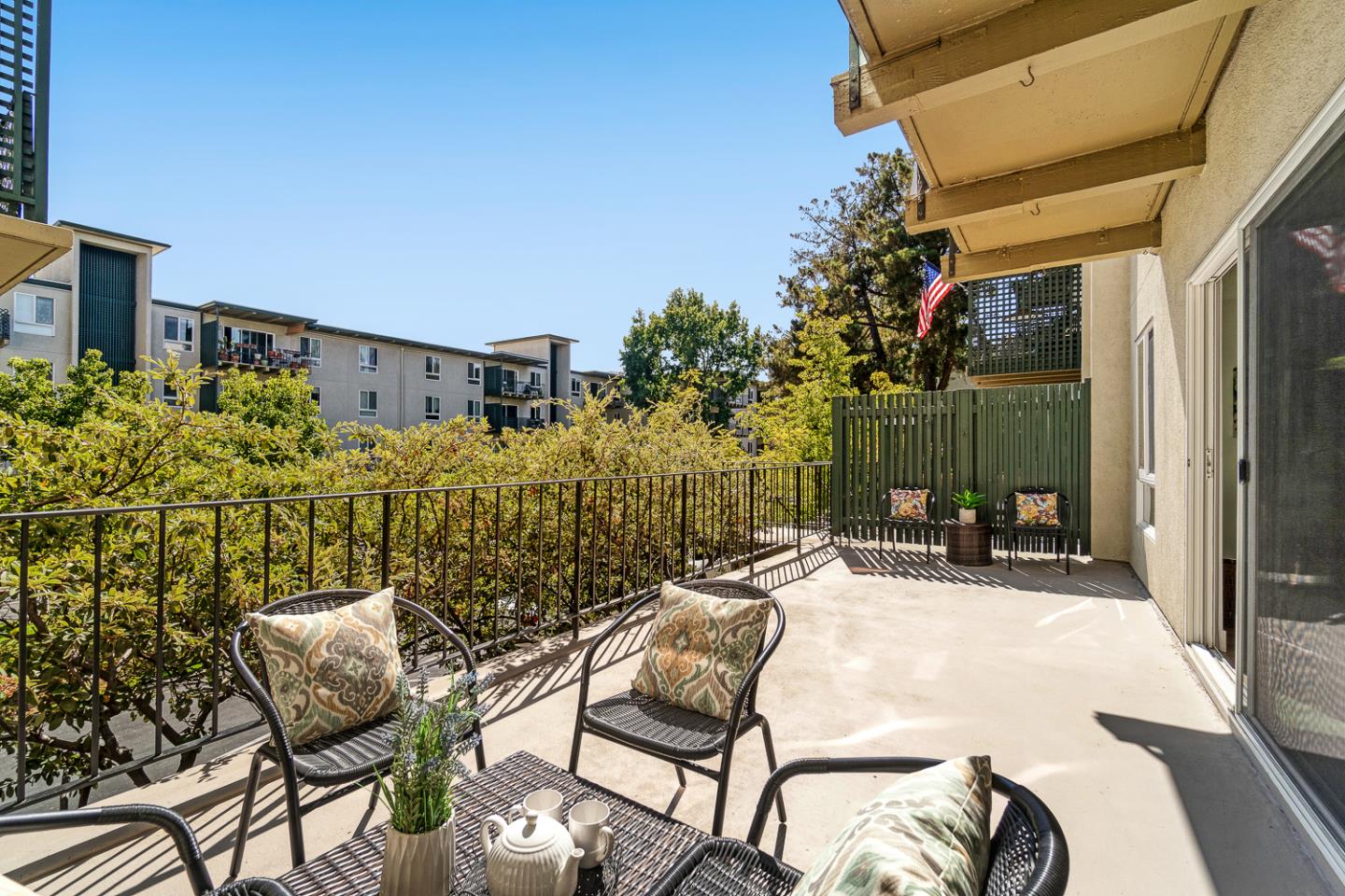 819 N Humboldt ST 209