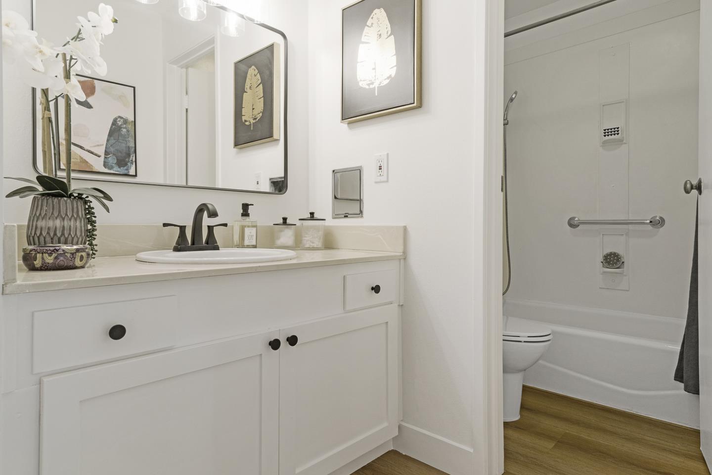 819 N Humboldt ST 209