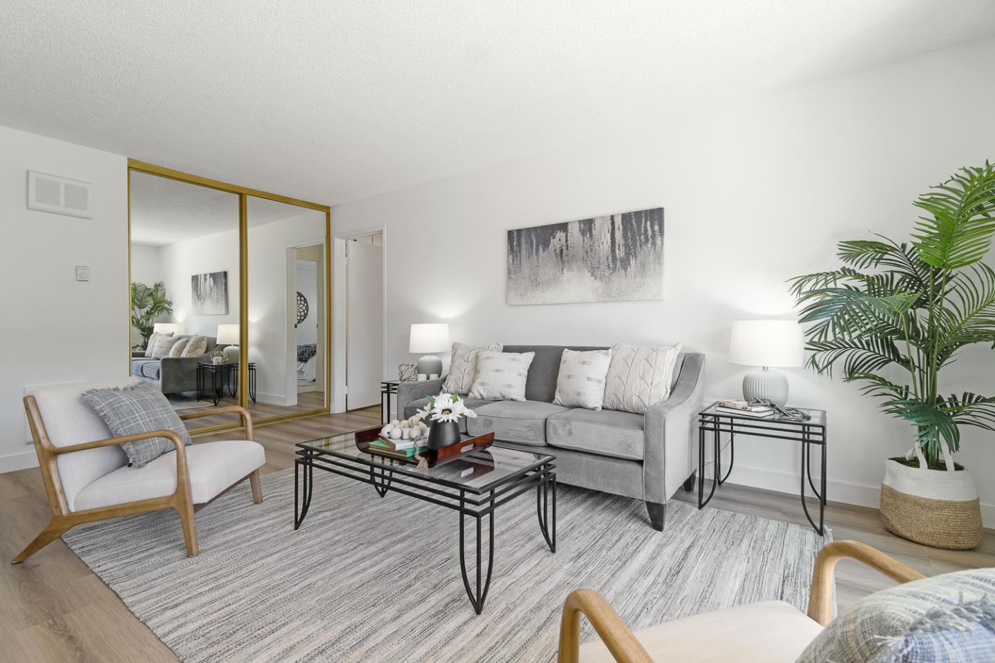 819 N Humboldt ST 209