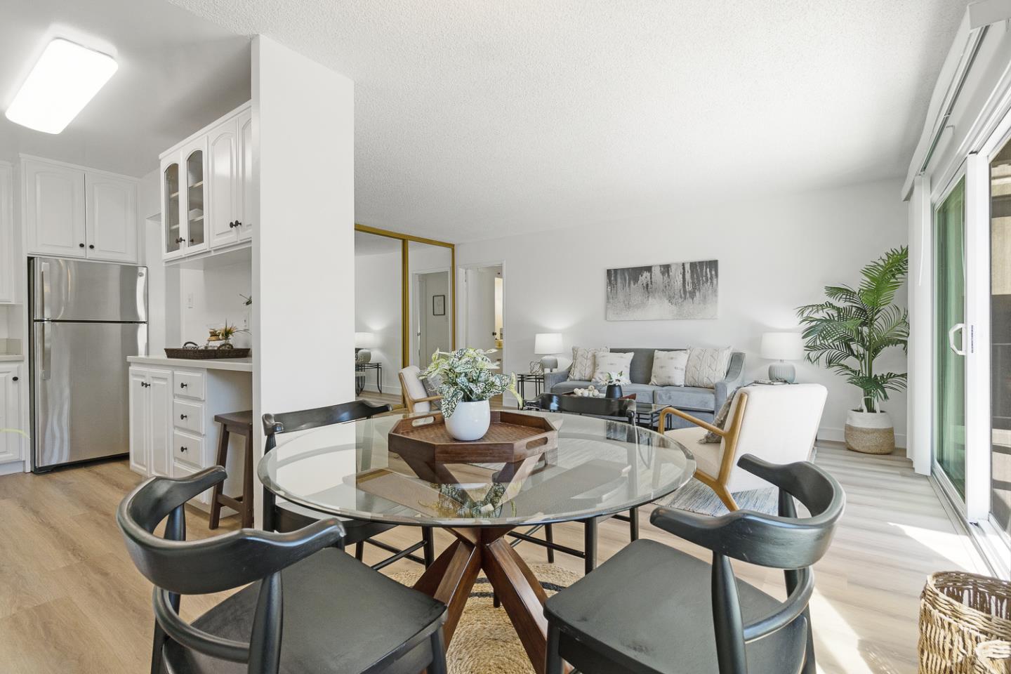 819 N Humboldt ST 209