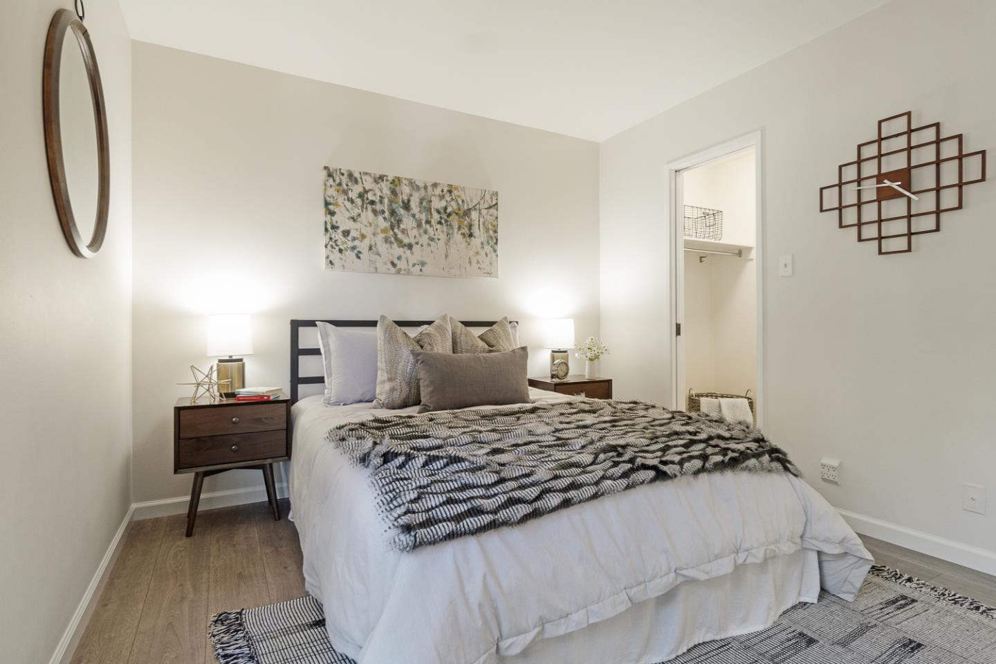 902 Peninsula AVE 201