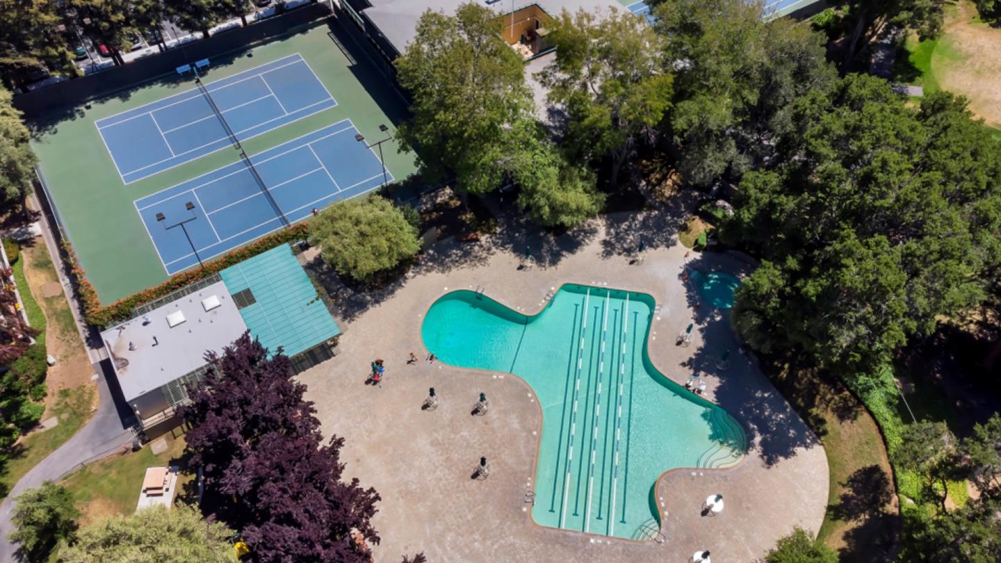 902 Peninsula AVE 201