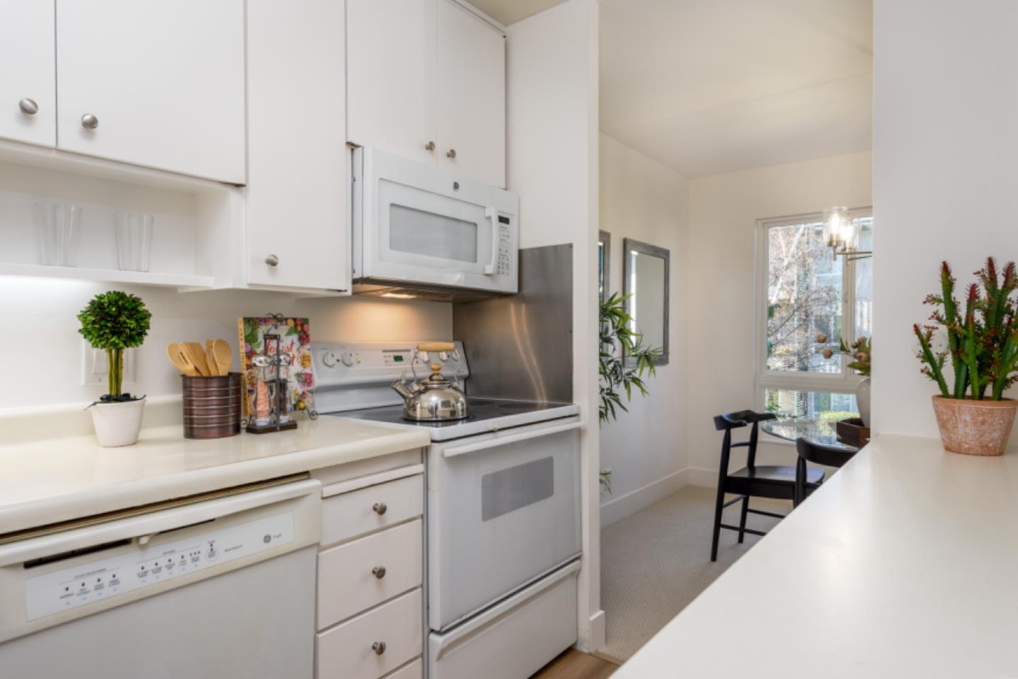 934 Peninsula AVE 310