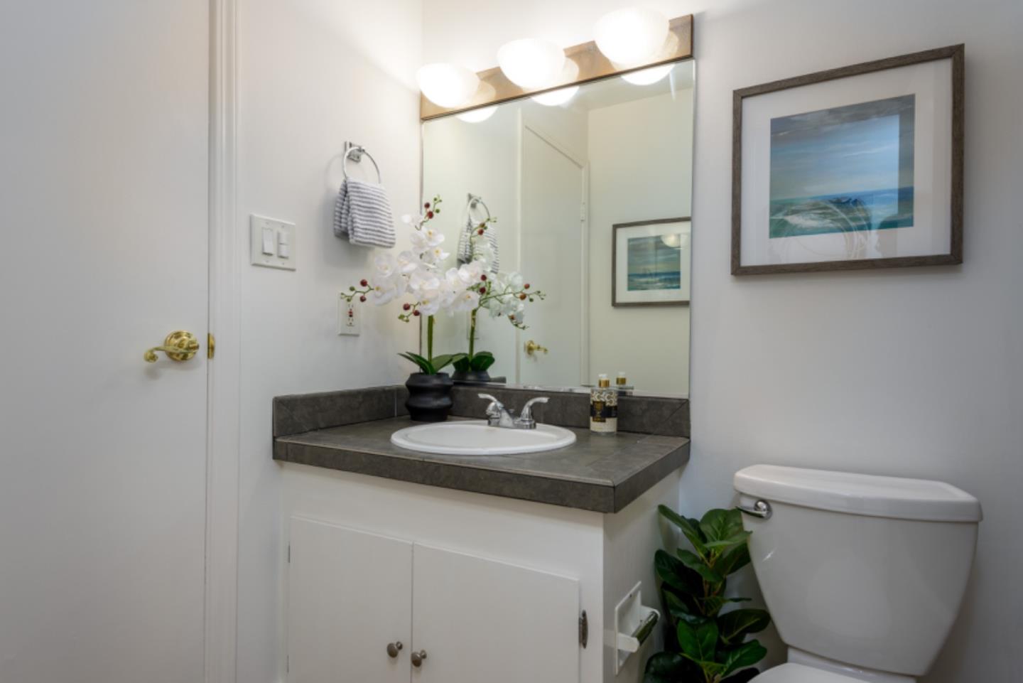 934 Peninsula AVE 310