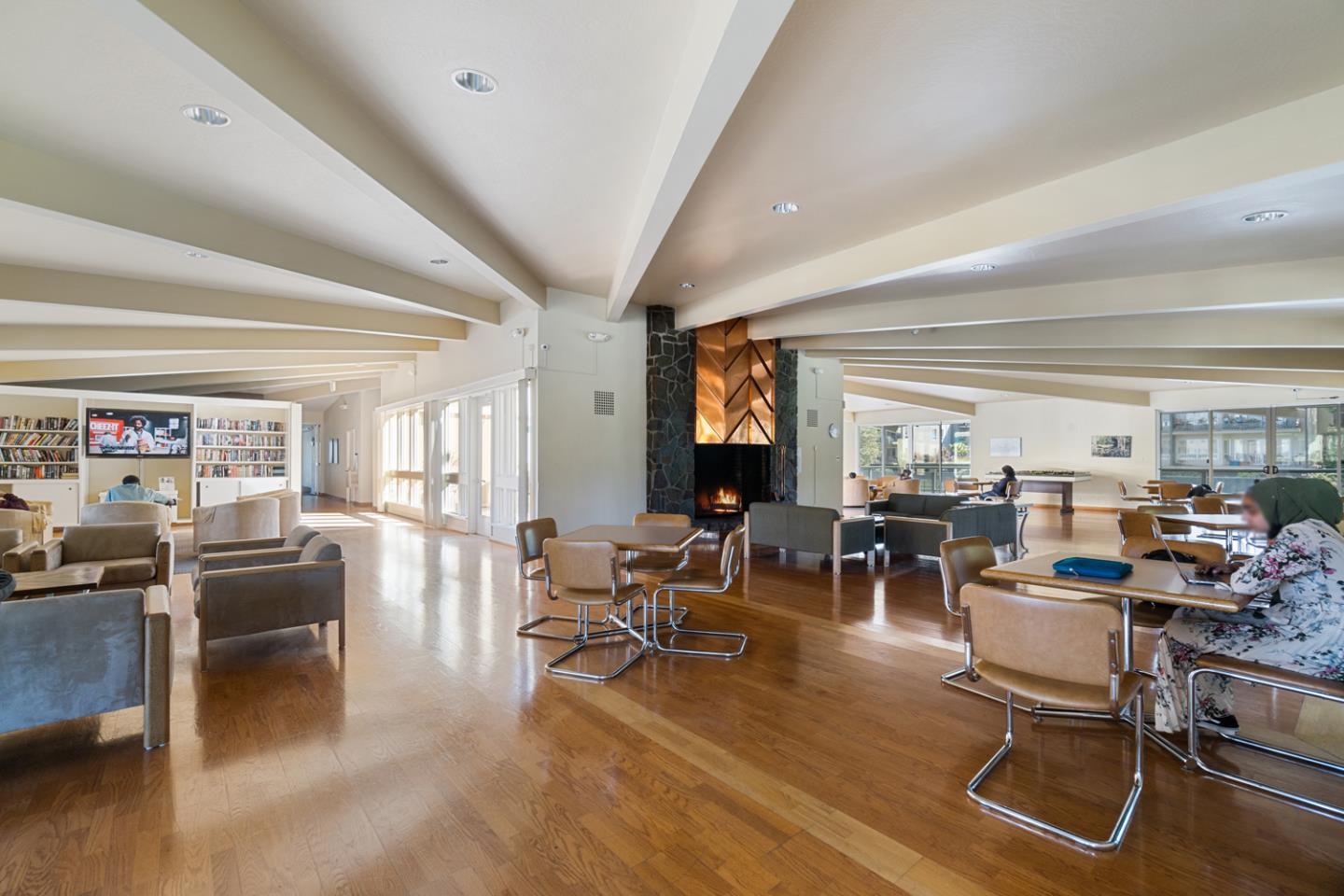 802 North Delaware Street 303