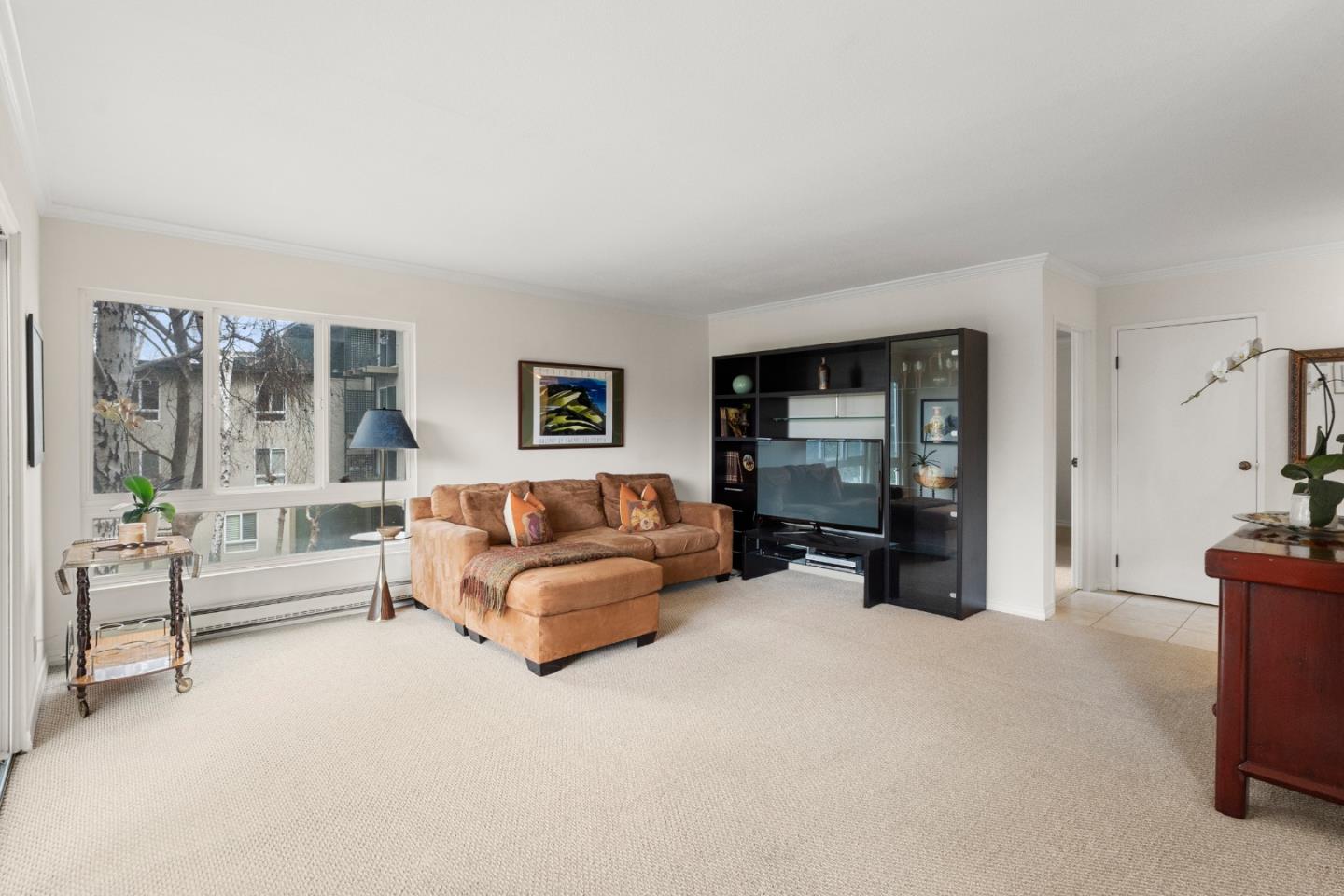 928 Peninsula AVE 204