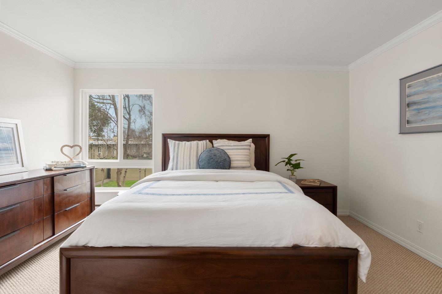928 Peninsula AVE 204