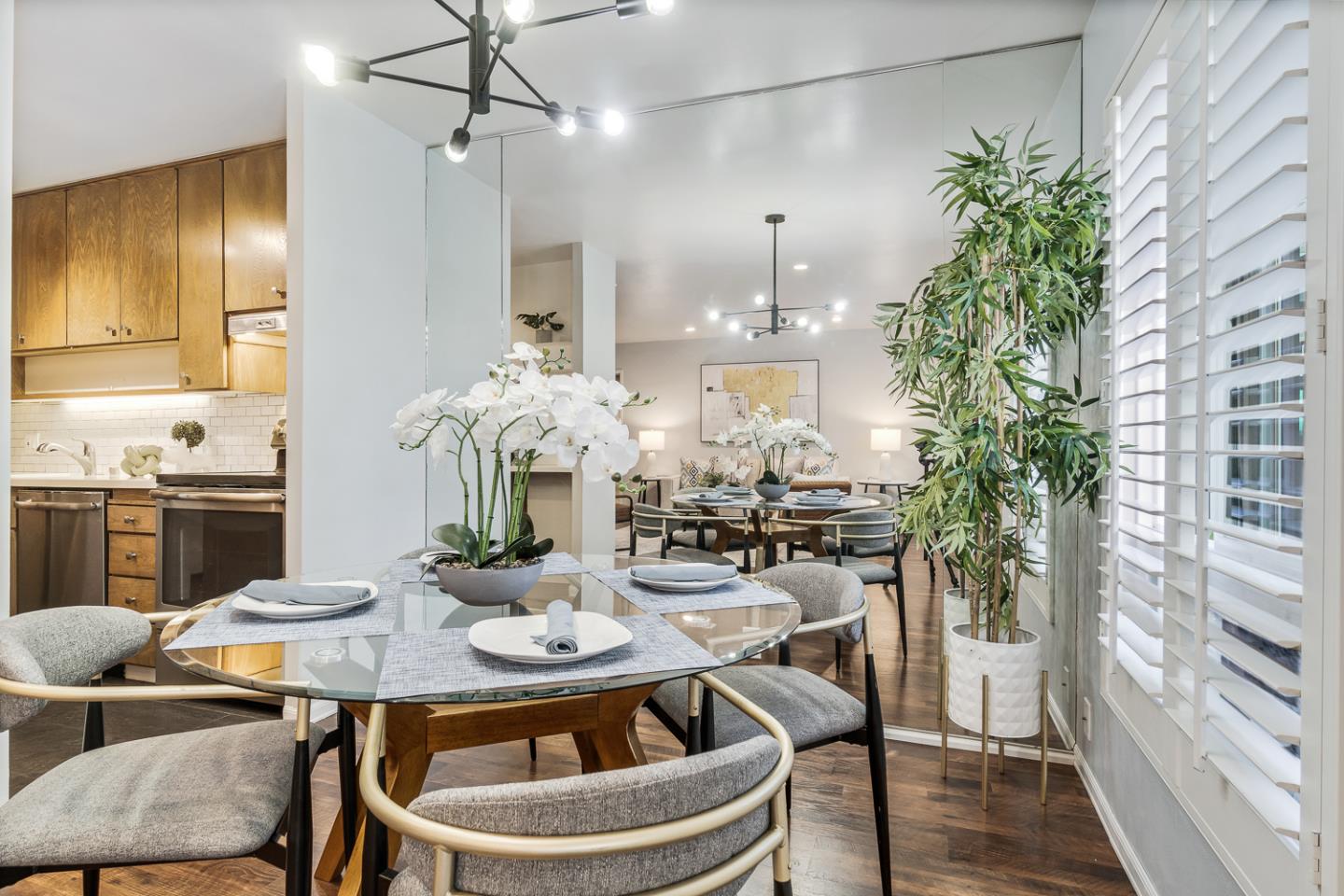 902 Peninsula Avenue 205