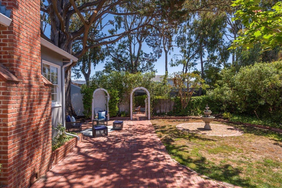 3031 Flores Street