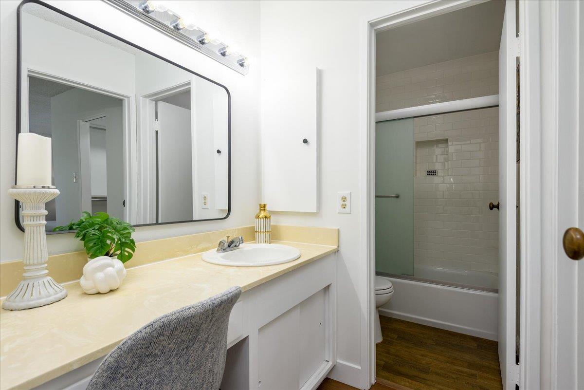 904 Peninsula AVE 305