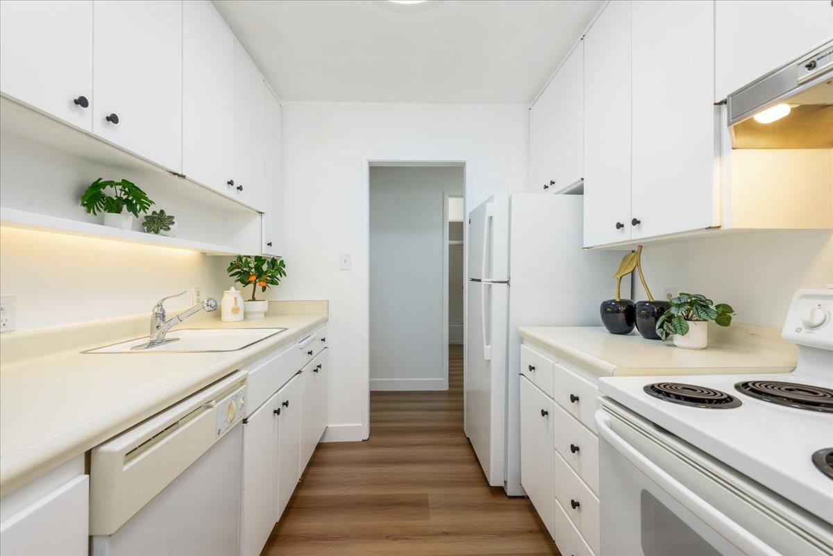 904 Peninsula AVE 305