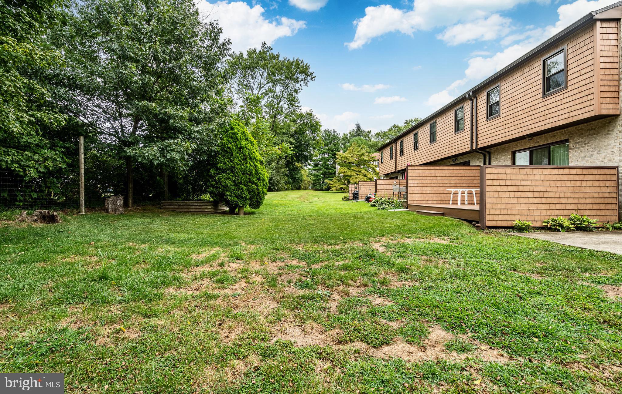 17 Bishop Dr