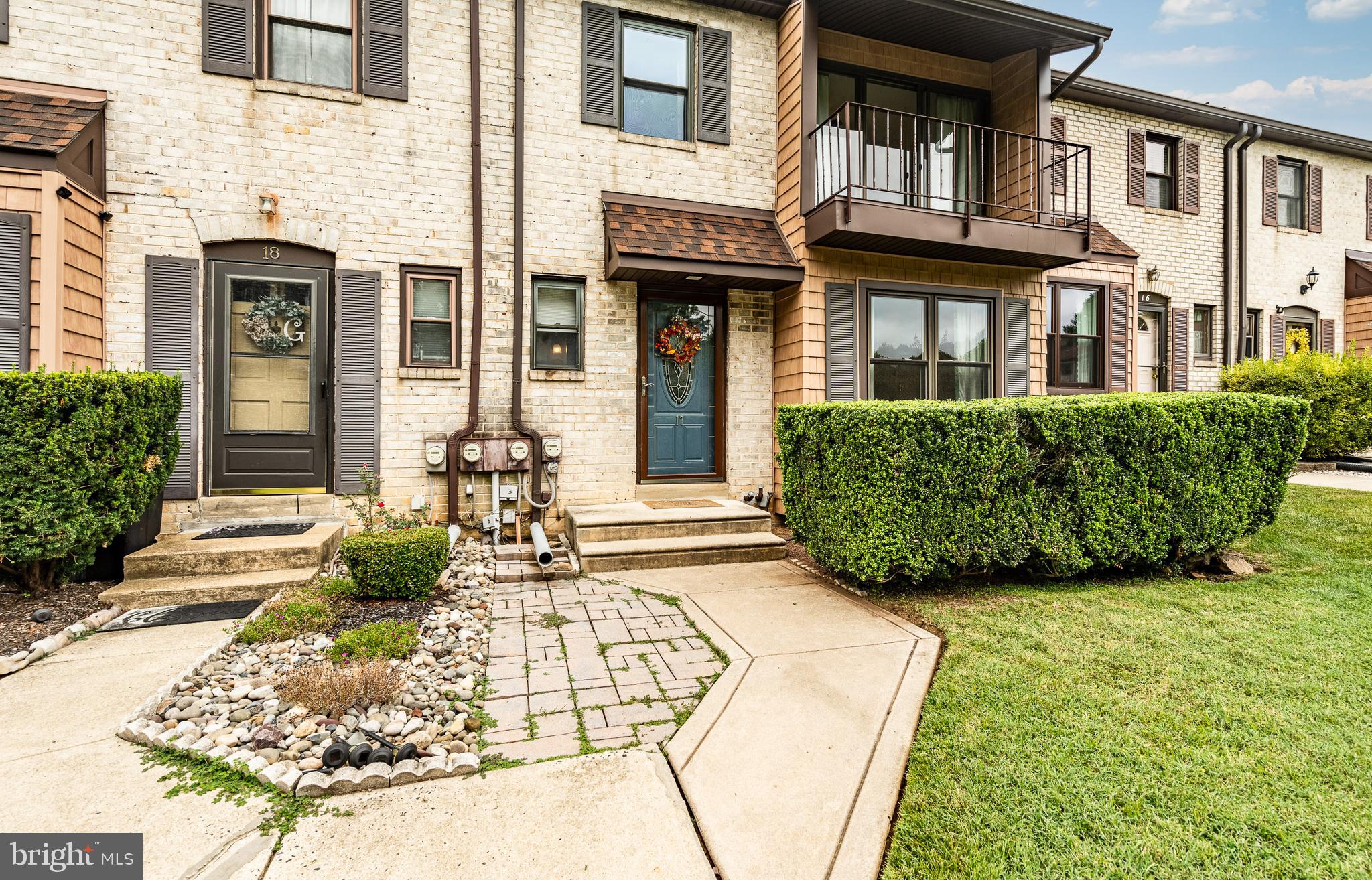17 Bishop Dr