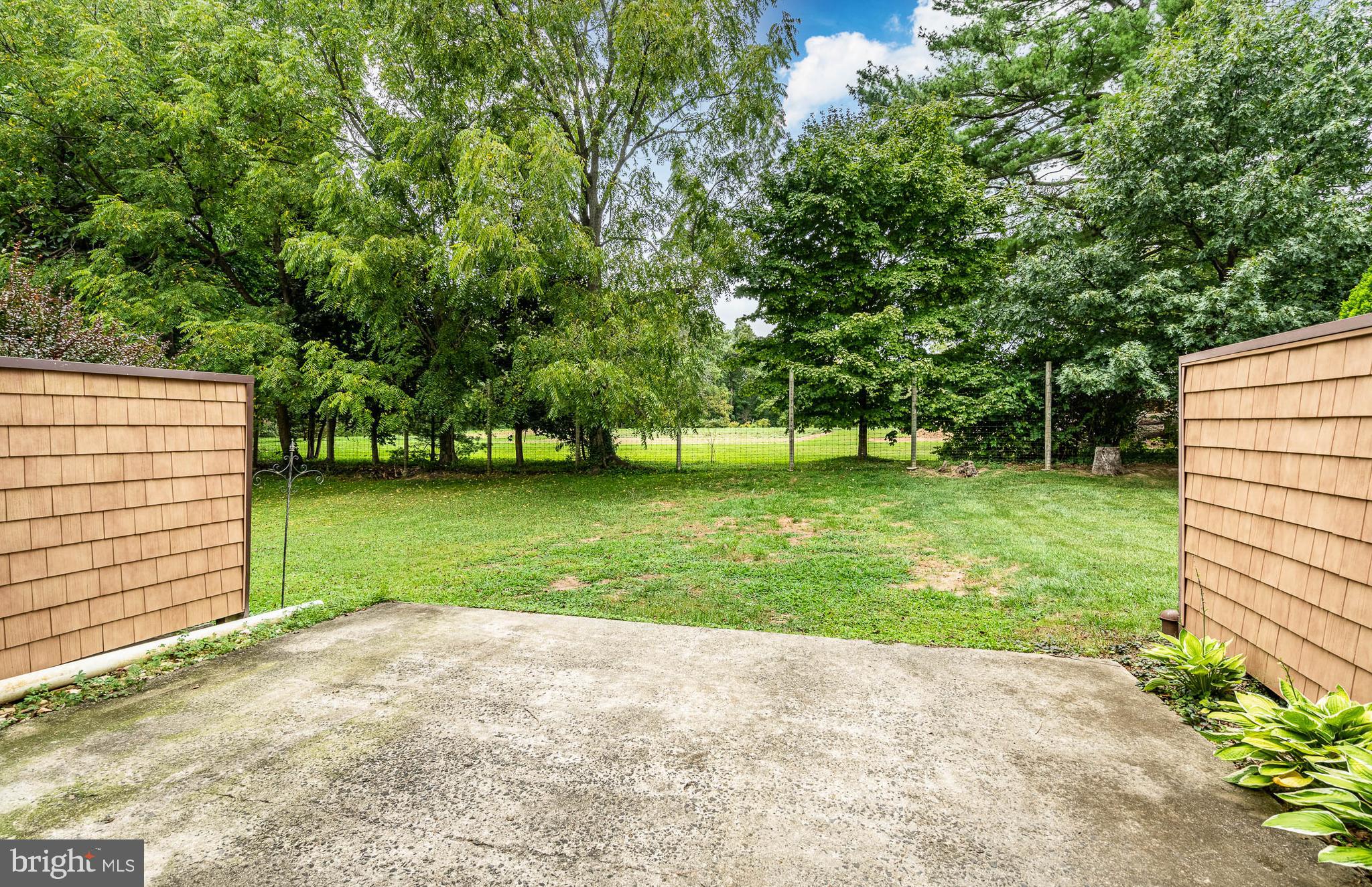 17 Bishop Dr