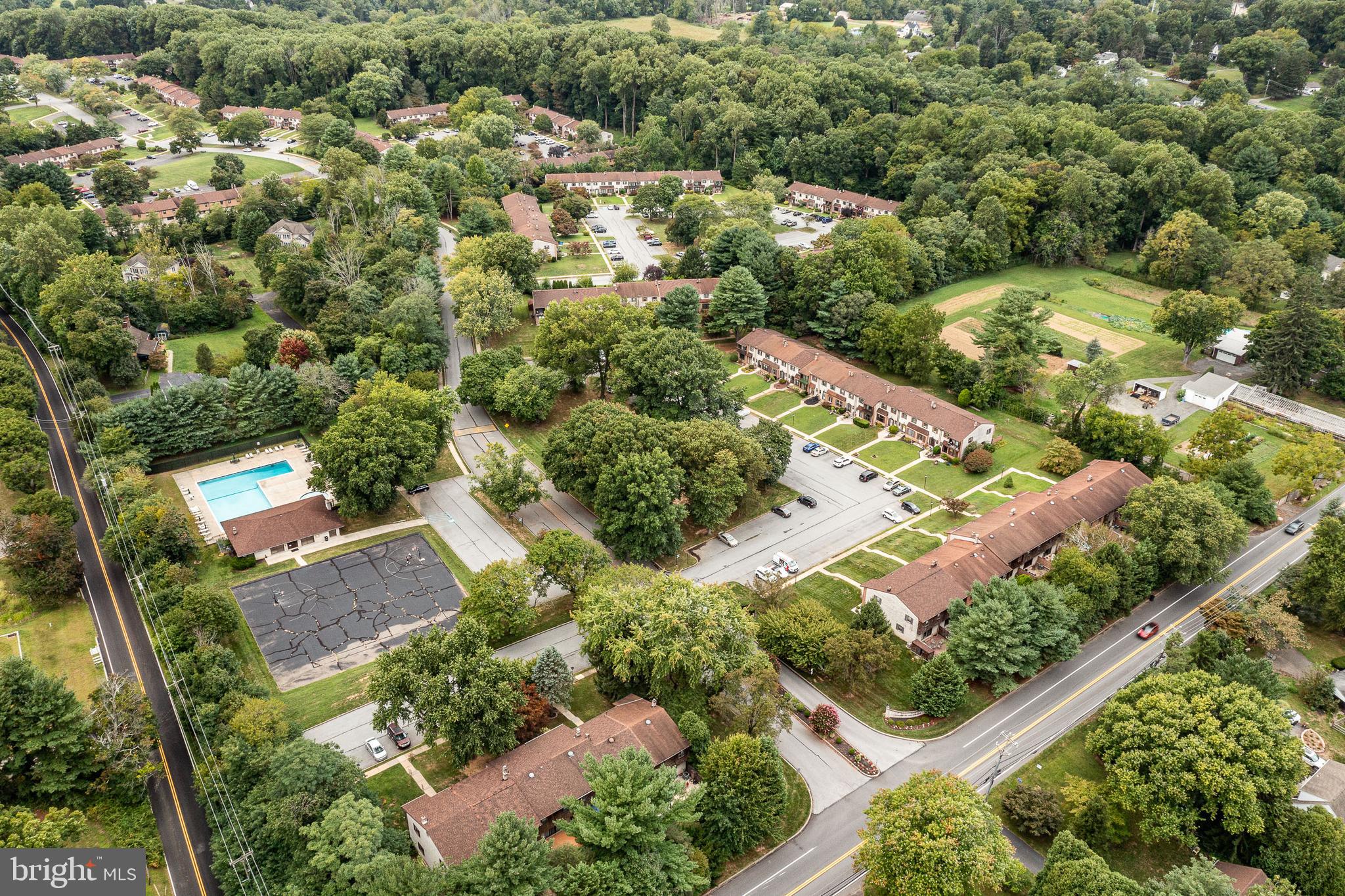 17 Bishop Dr