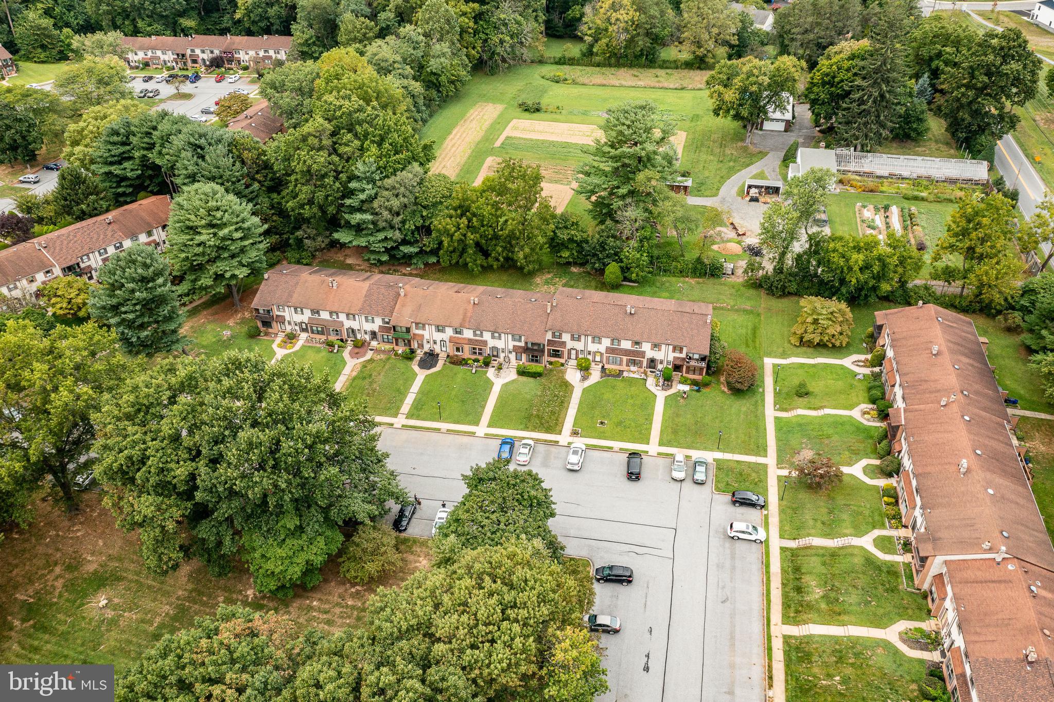 17 Bishop Dr