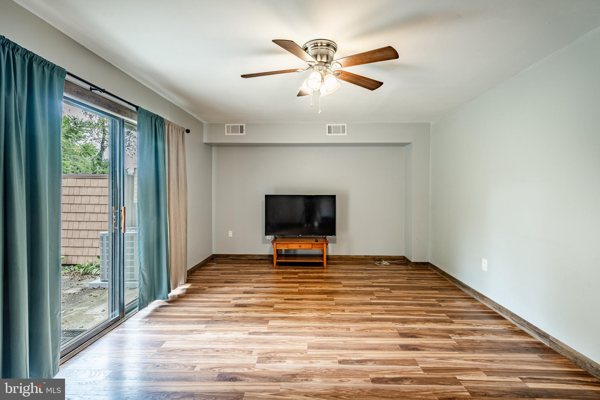 17 Bishop Dr
