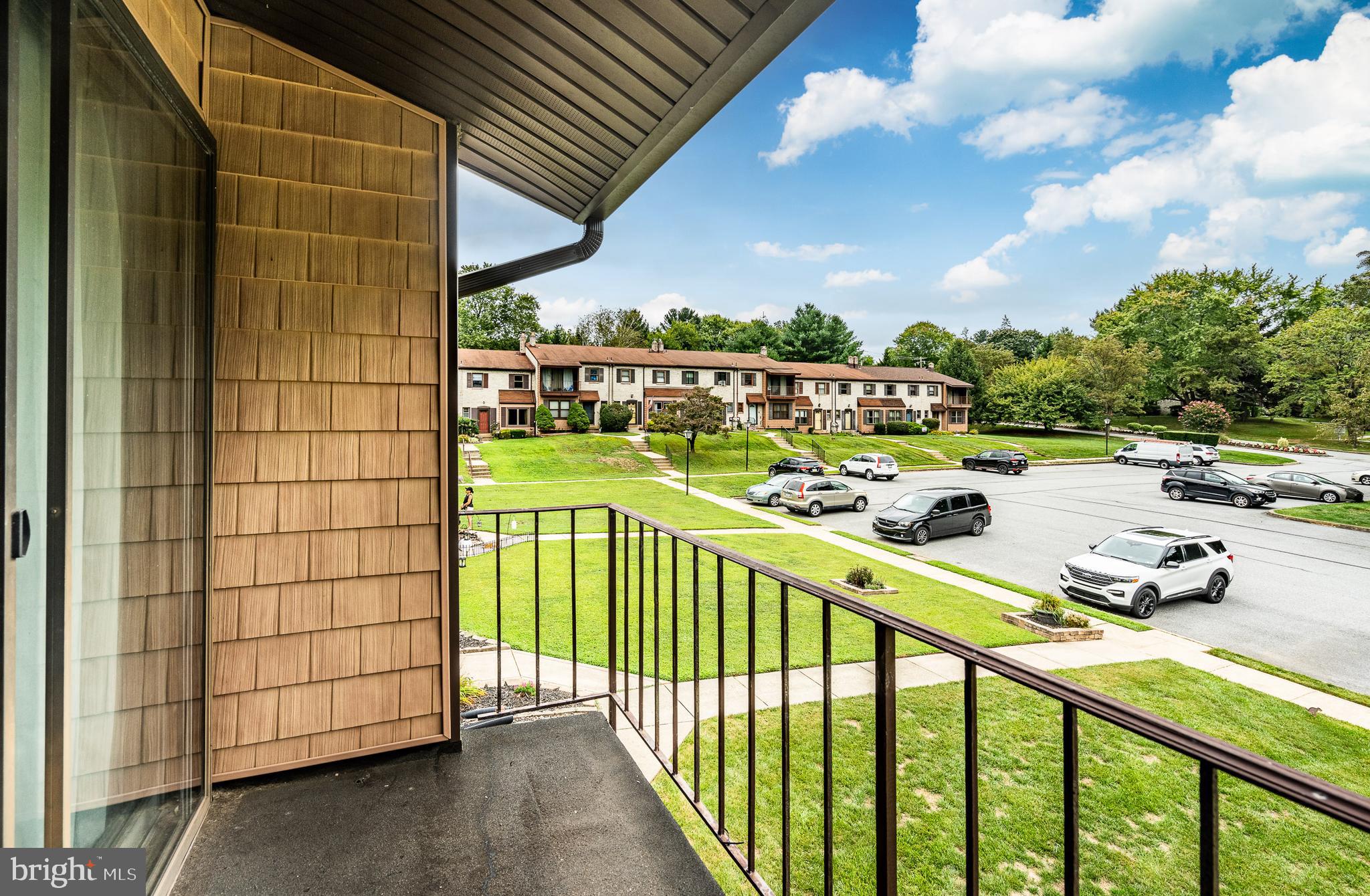 17 Bishop Dr