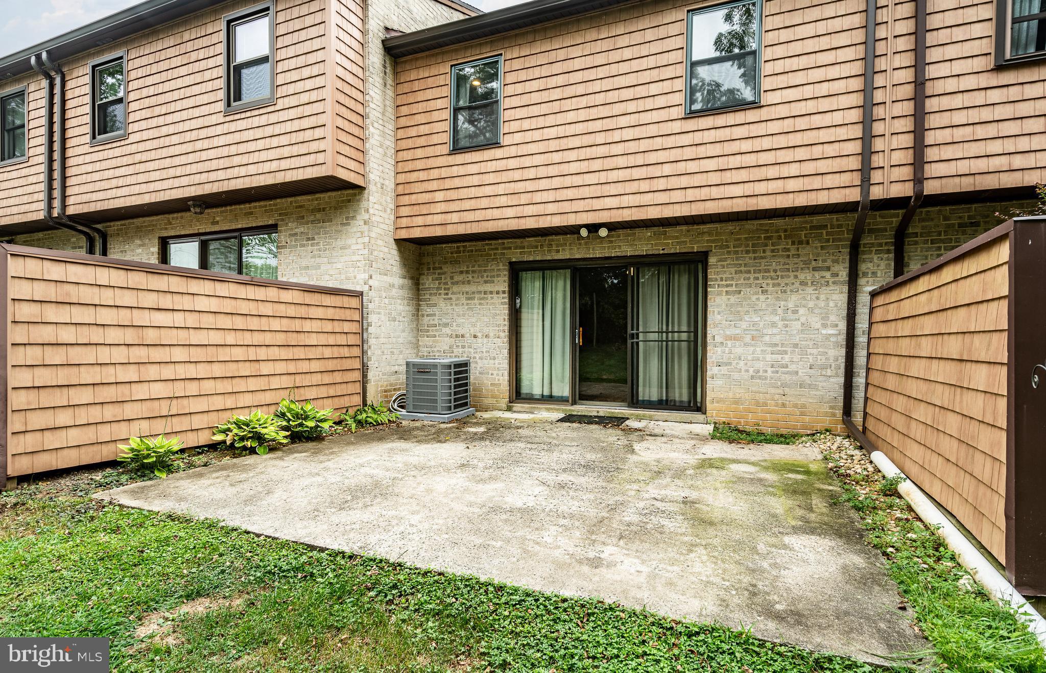 17 Bishop Dr