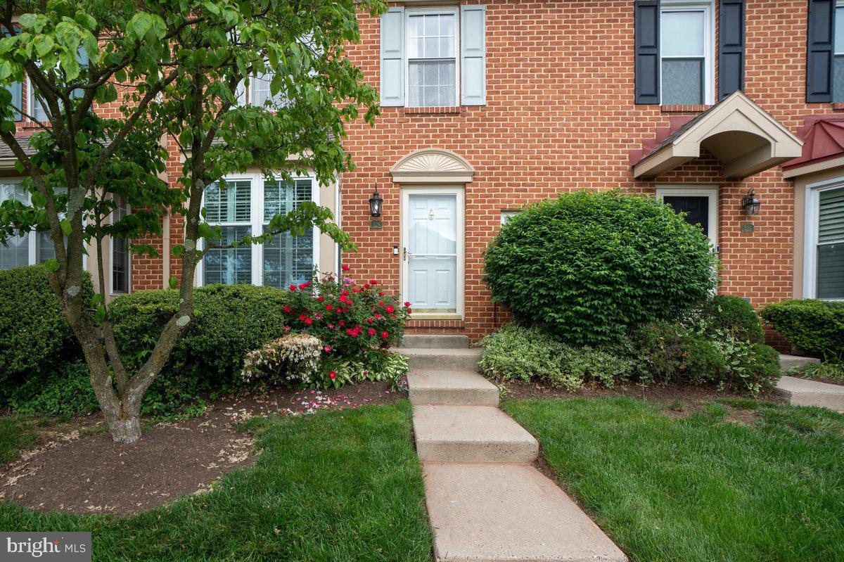 528 Greenwood Ct