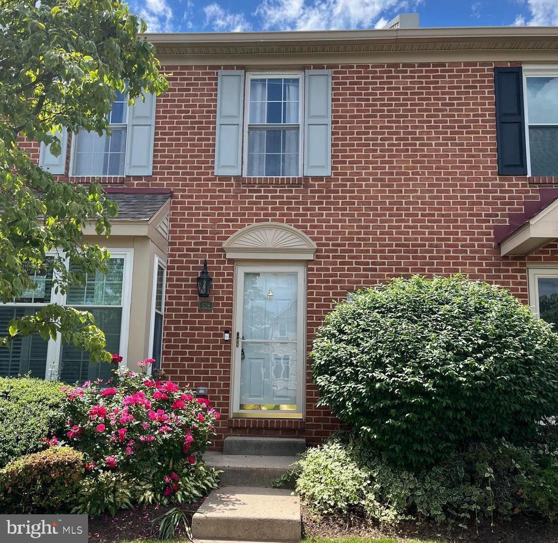 528 Greenwood Ct