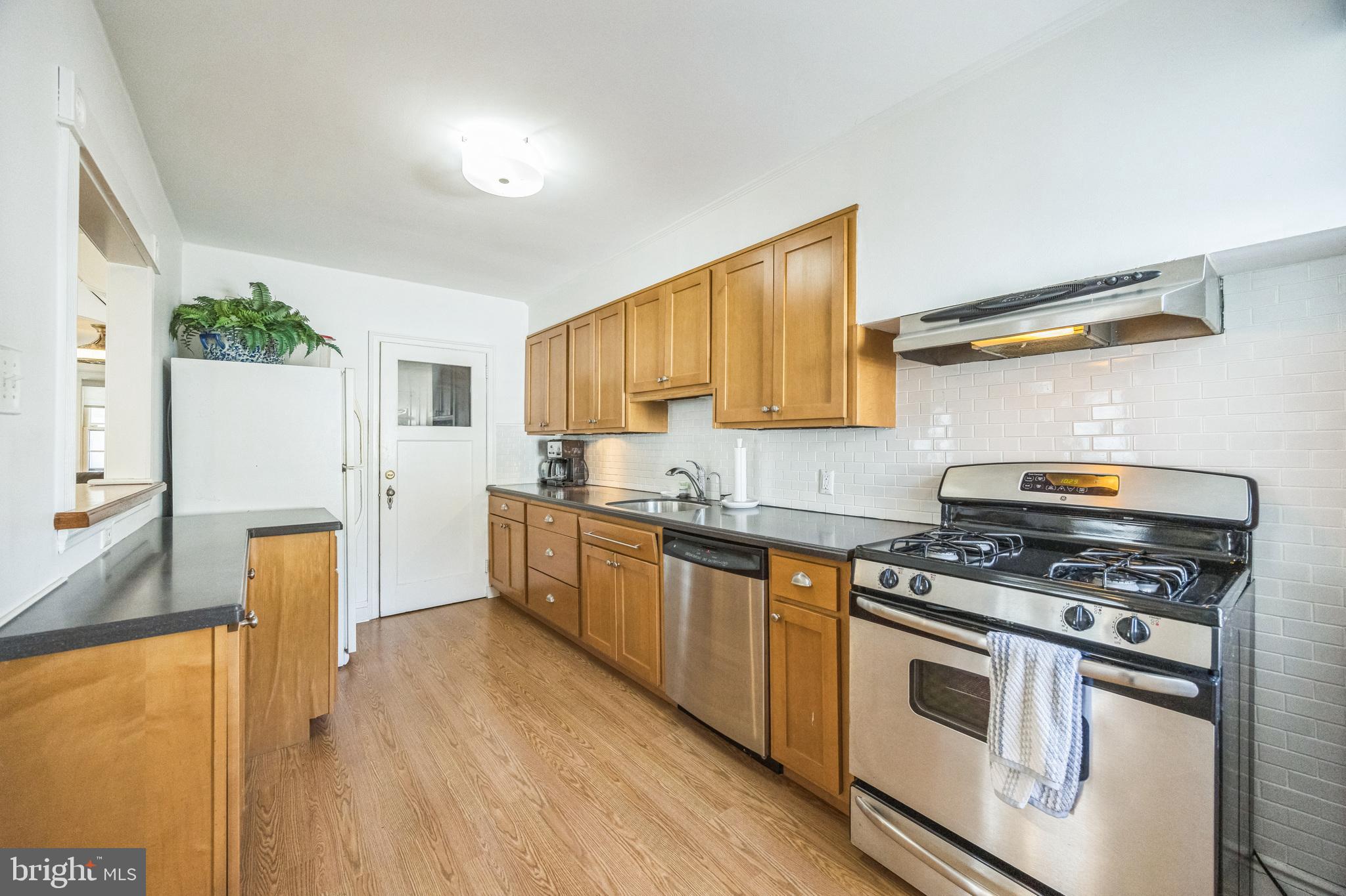 1409 Suffolk Ln