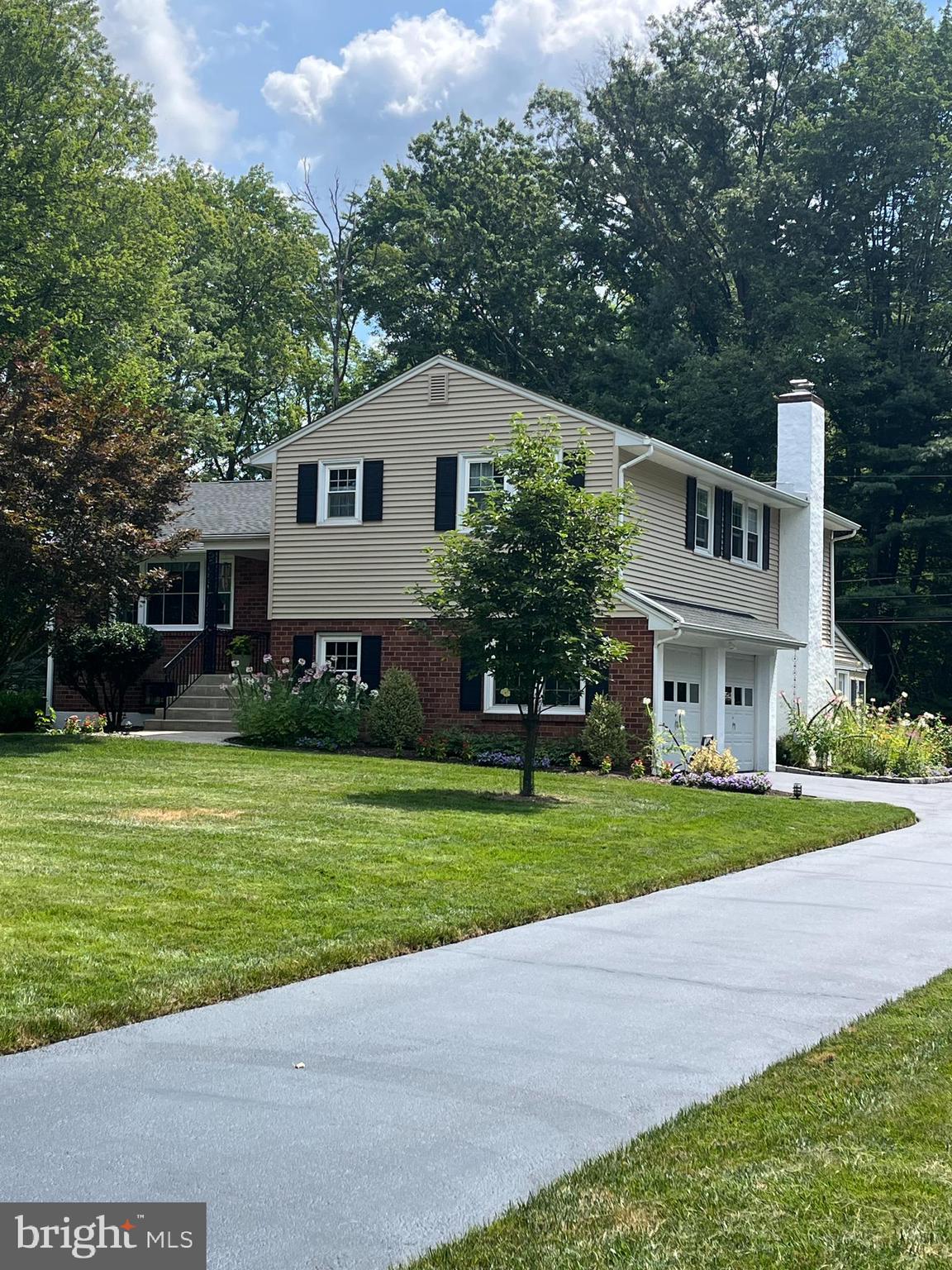 884 Parkwood Rd