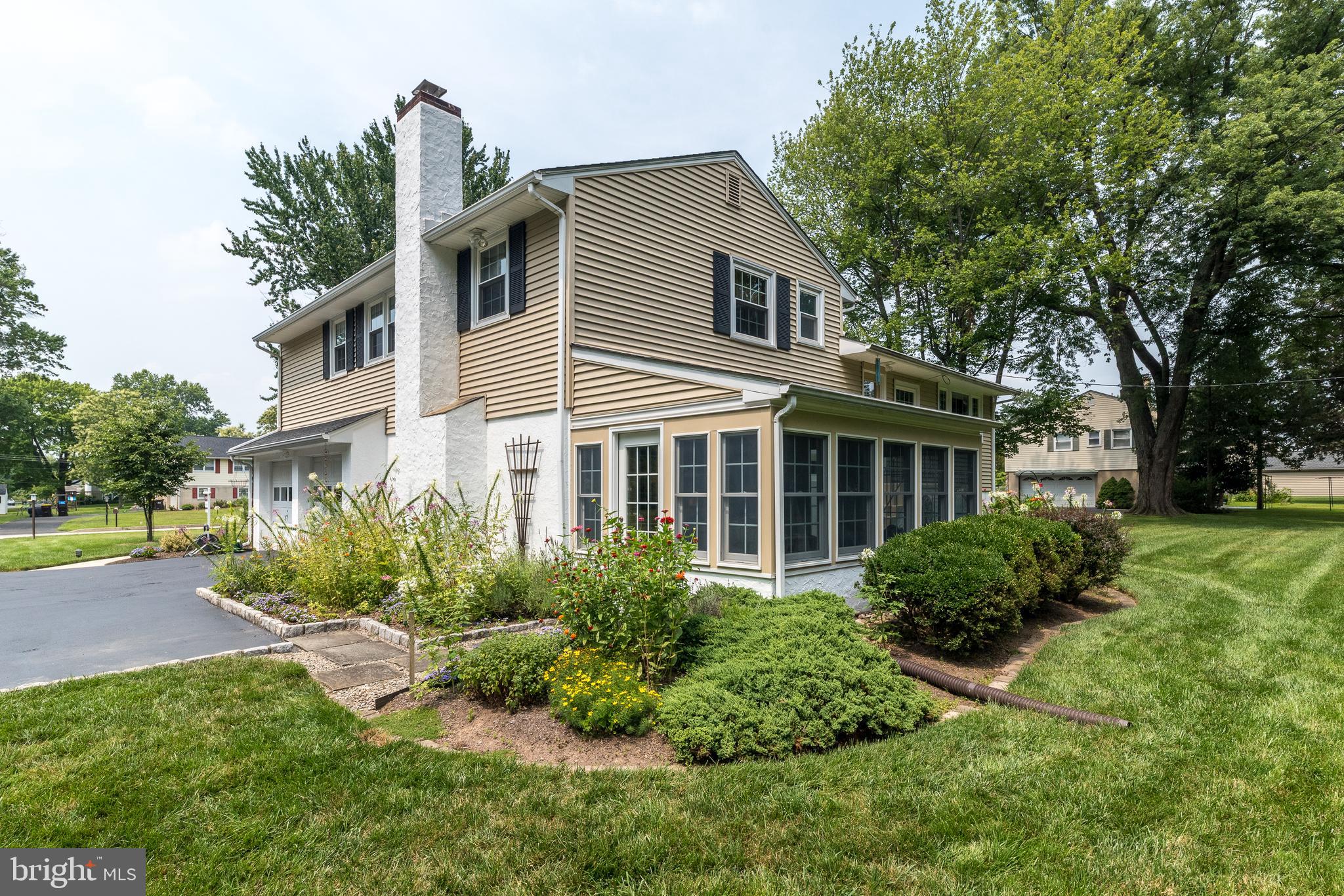 884 Parkwood Rd