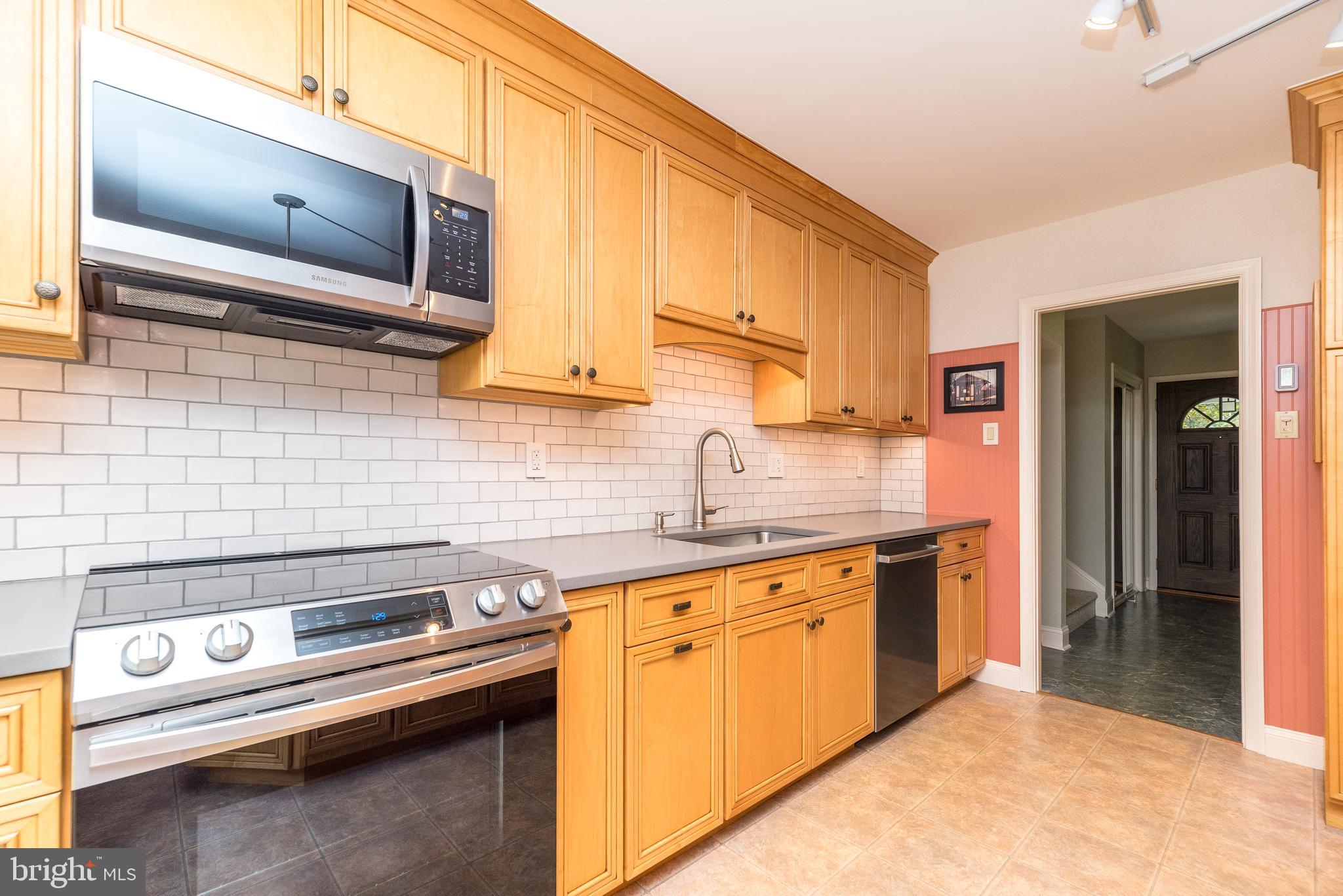 884 Parkwood Rd