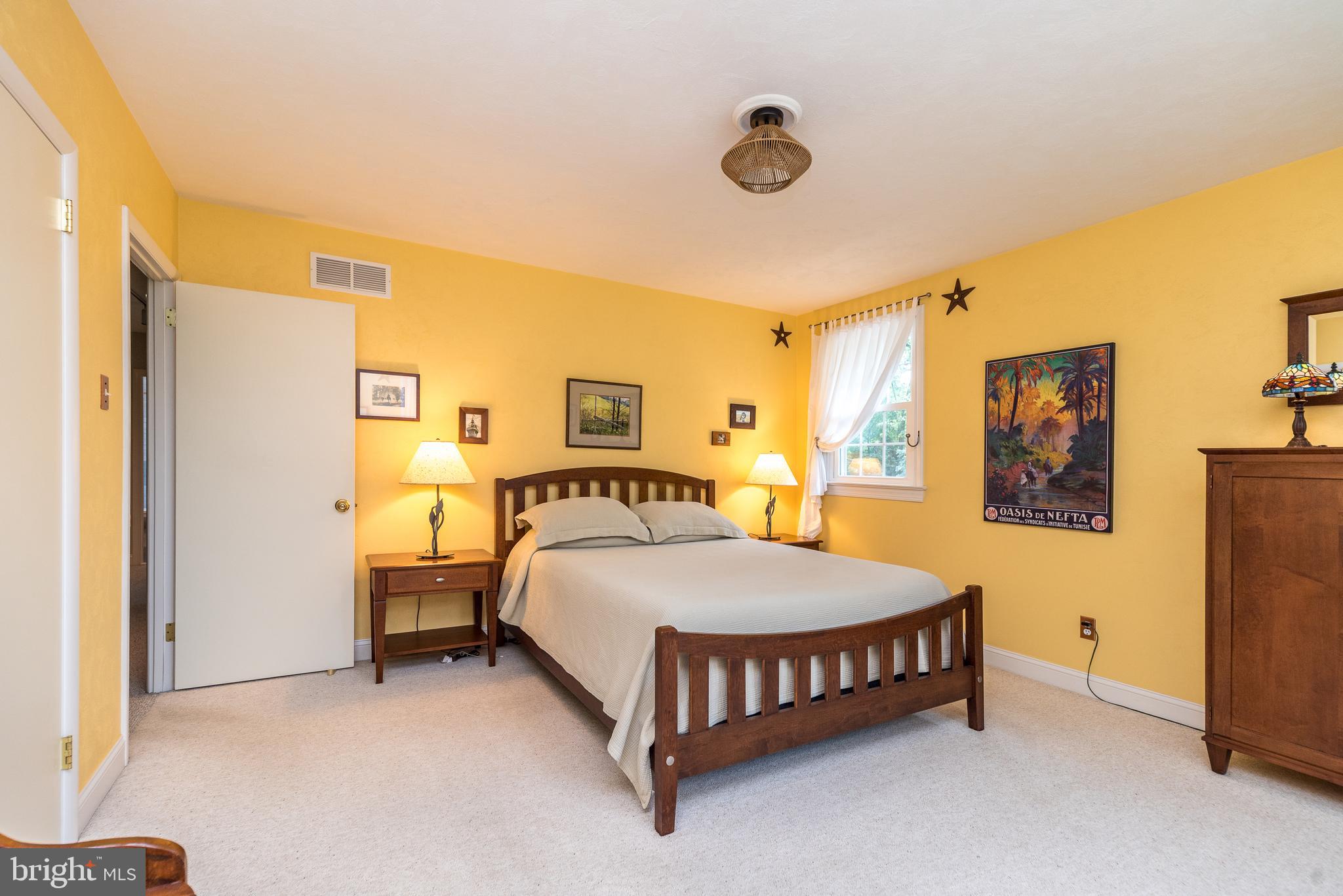 884 Parkwood Rd
