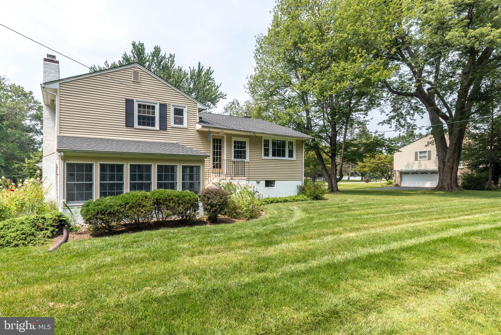 884 Parkwood Rd