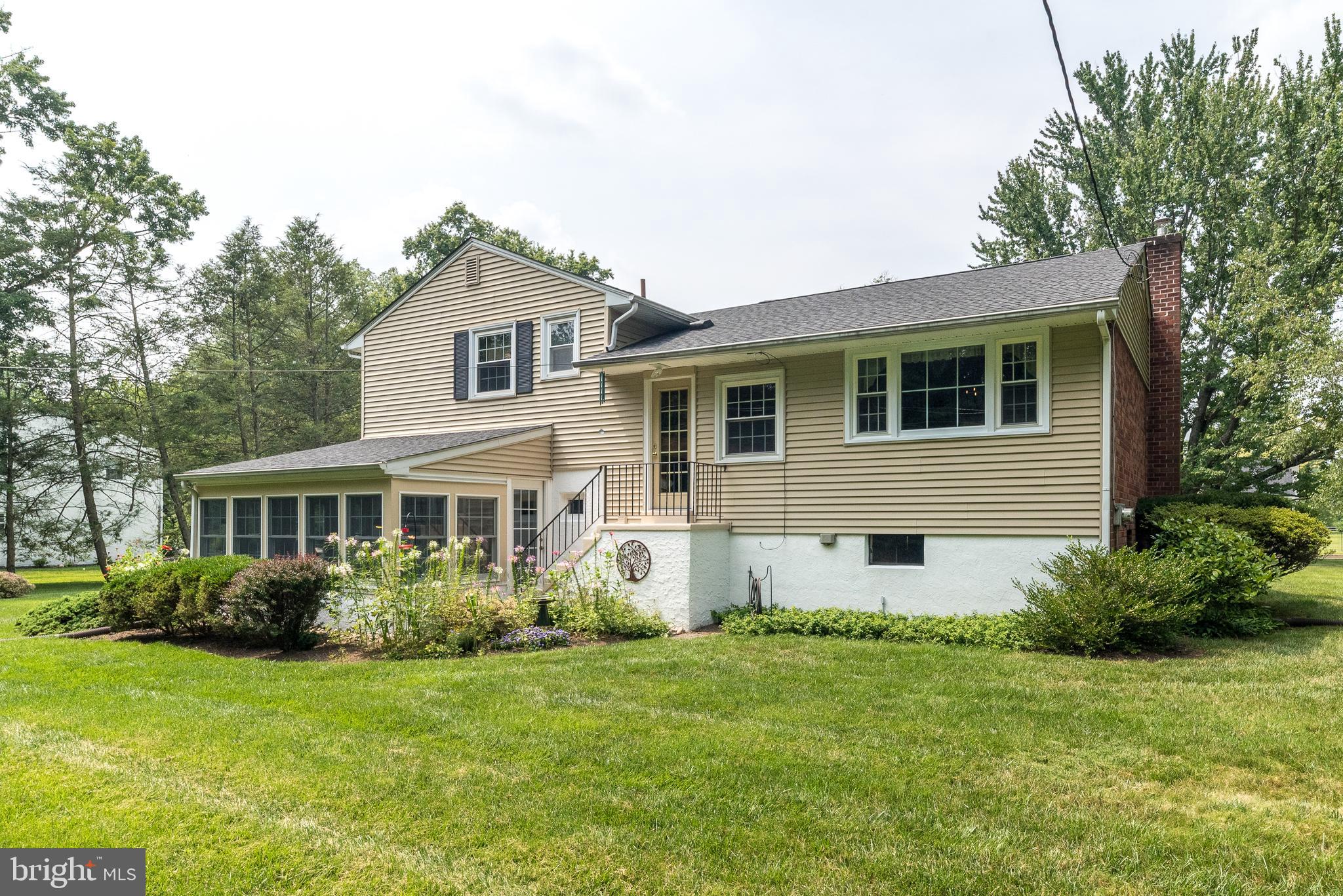 884 Parkwood Rd