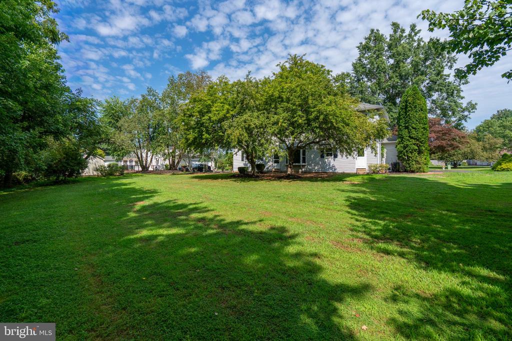 636 EAGLE LANE
