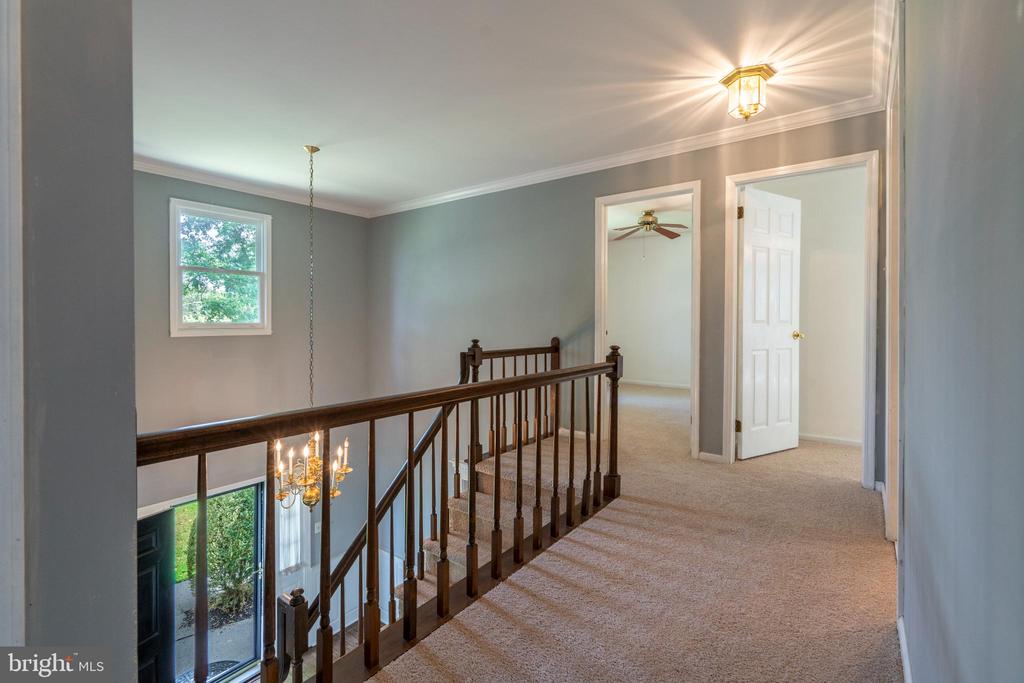 636 EAGLE LANE