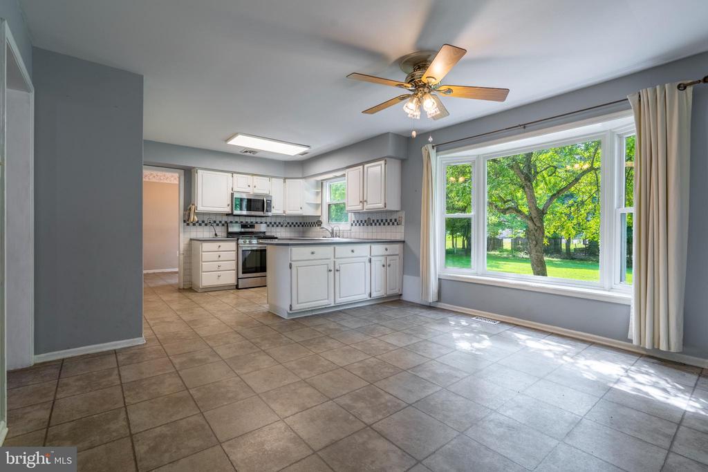 636 EAGLE LANE
