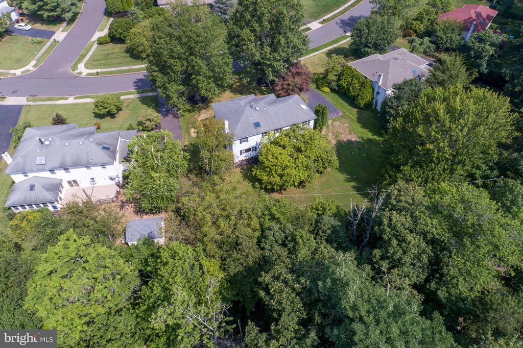 636 EAGLE LANE
