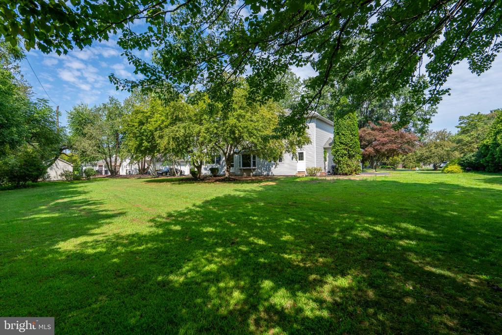 636 EAGLE LANE