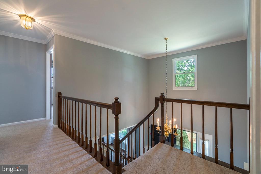 636 EAGLE LANE