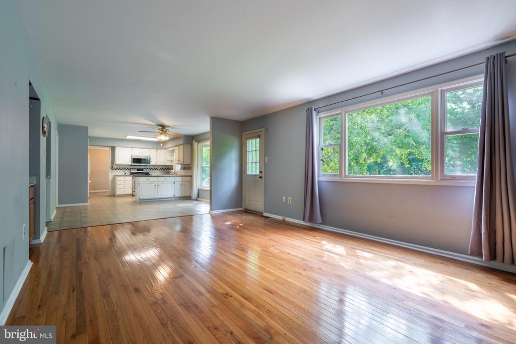 636 EAGLE LANE