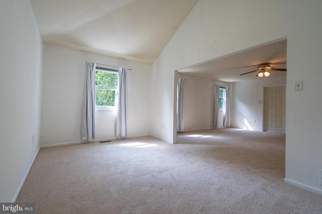 636 EAGLE LANE