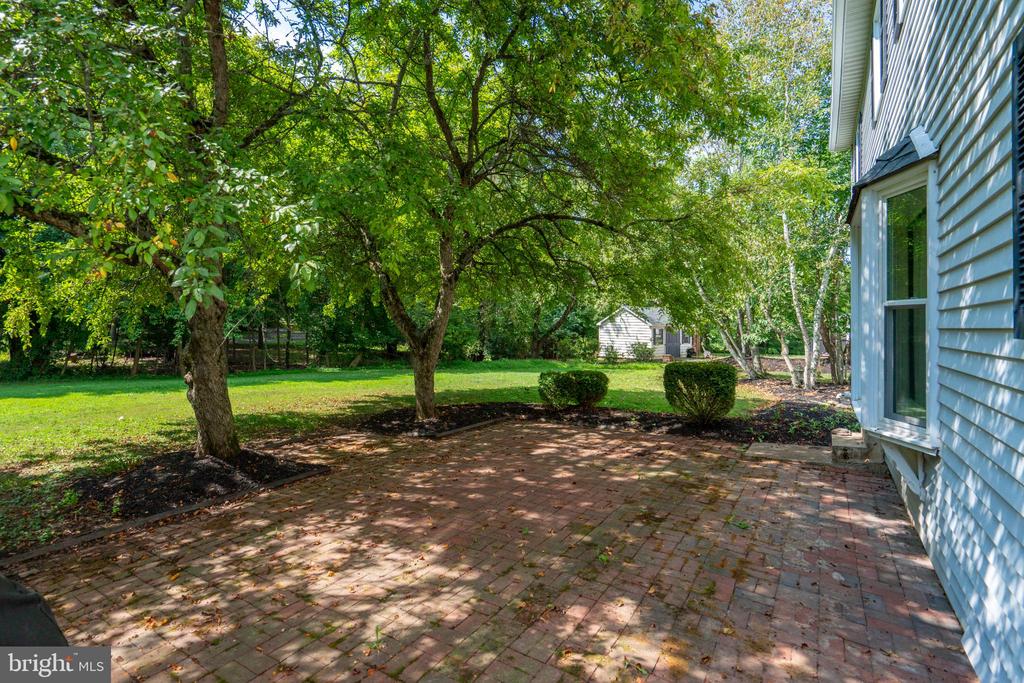 636 EAGLE LANE
