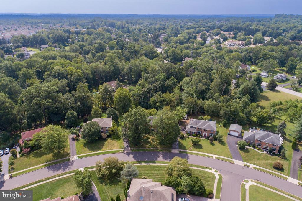 636 EAGLE LANE