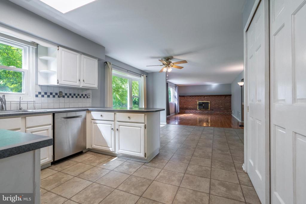 636 EAGLE LANE