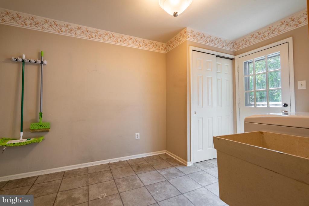 636 EAGLE LANE